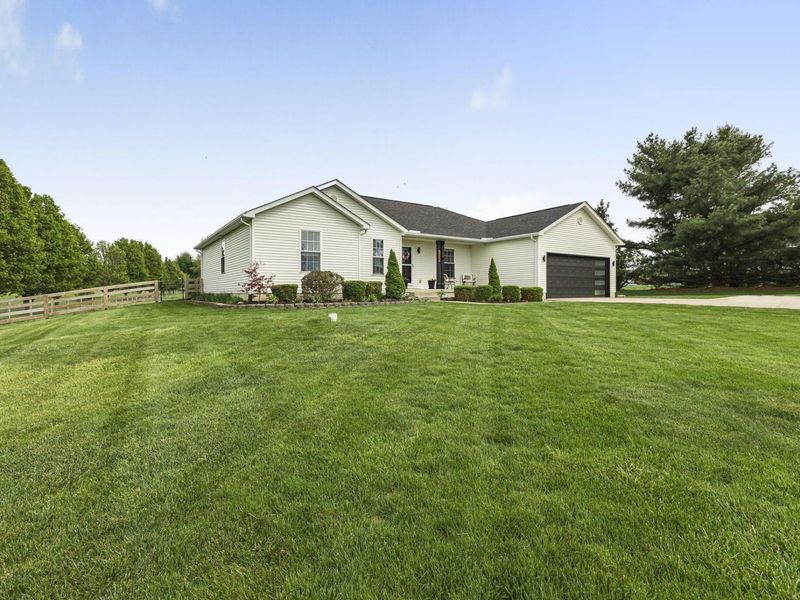 1538 Amanda Northern Road NW, Canal Winchester, OH 43110 Photo 4