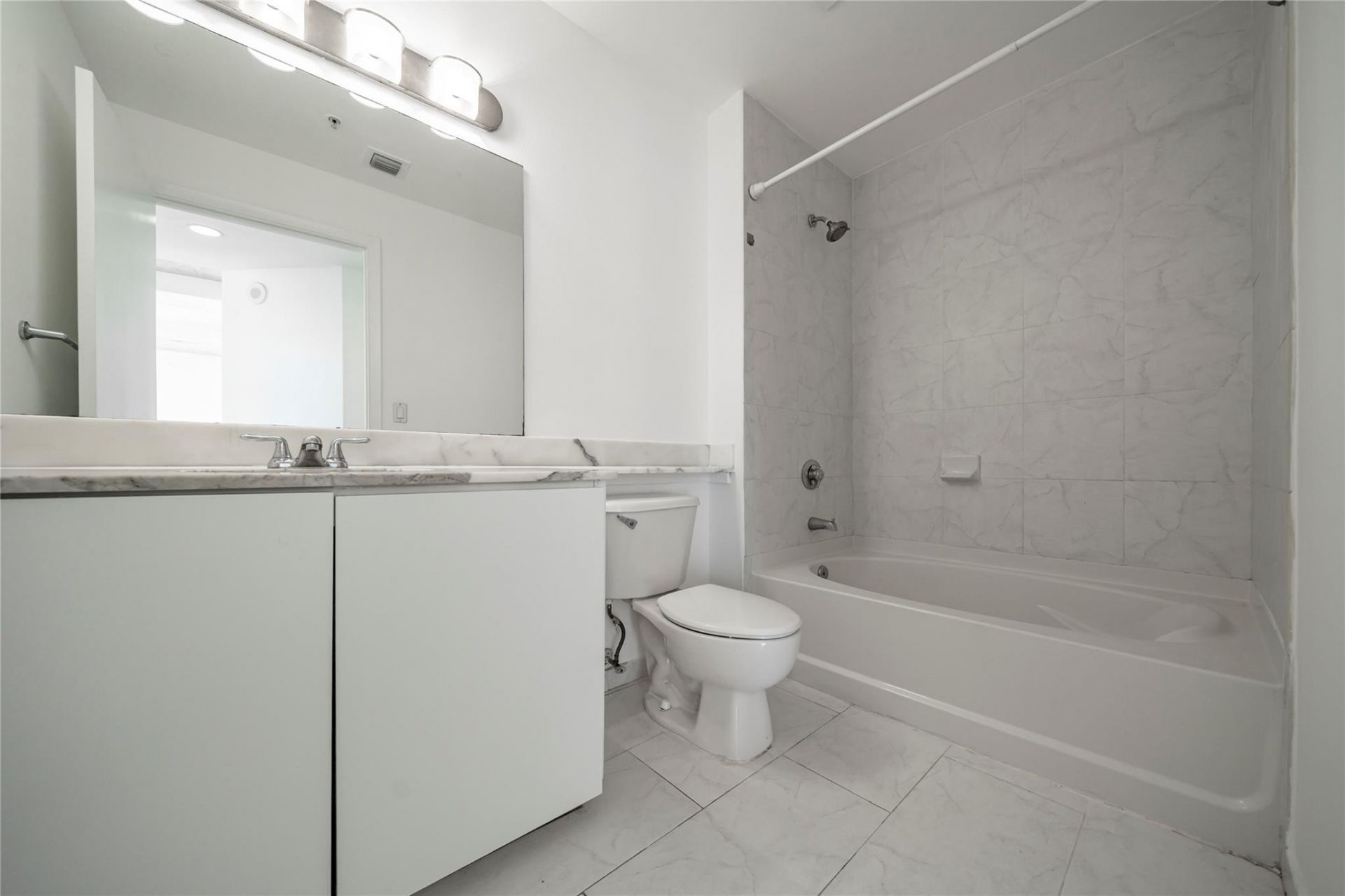 234 NE 3rd Street, Unit 2007, Miami, FL 33132 Photo