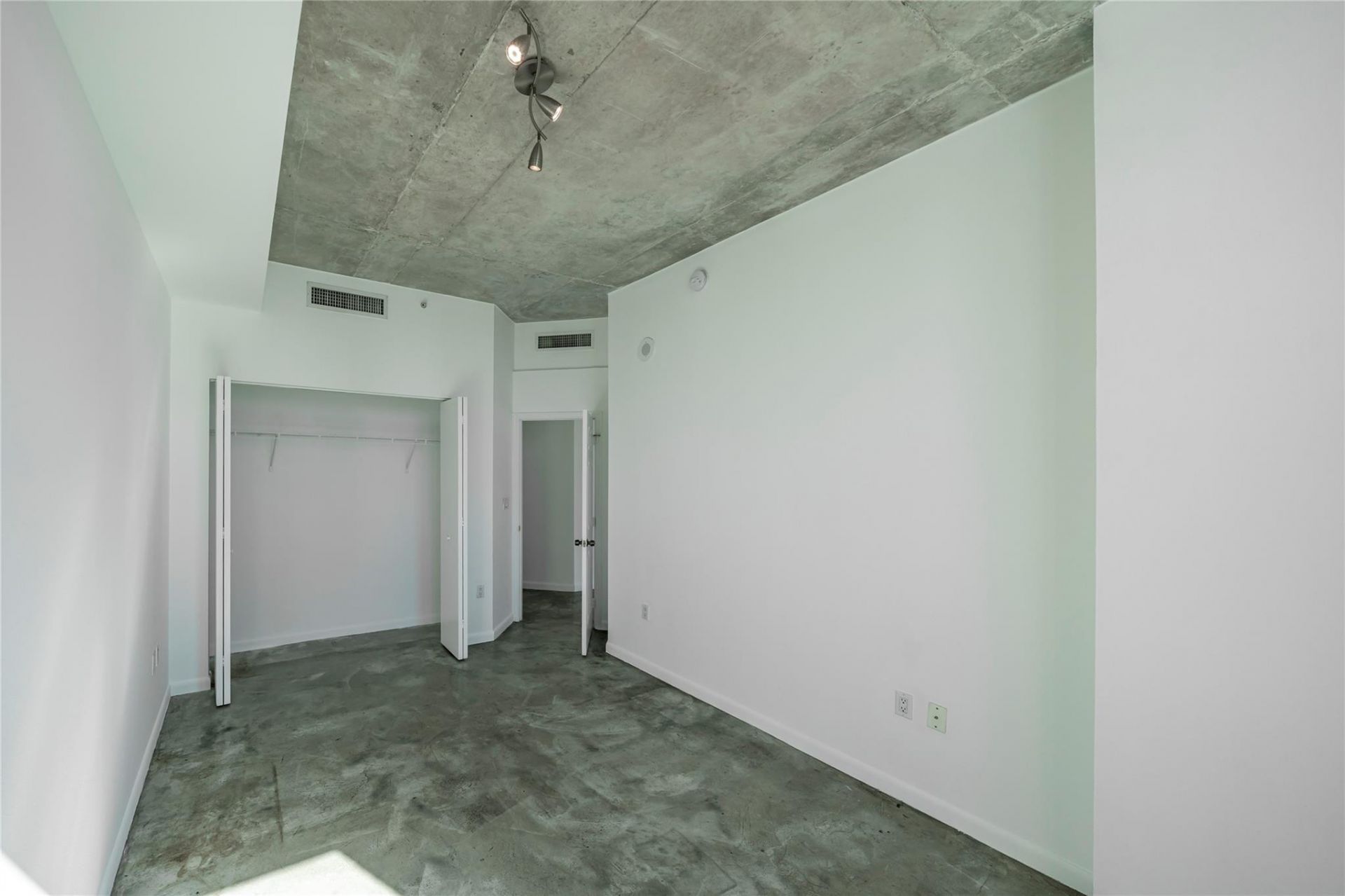 234 NE 3rd Street, Unit 2007, Miami, FL 33132 Photo