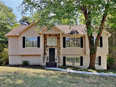 3945 Piper Glen Drive , Buford, GA 30519
