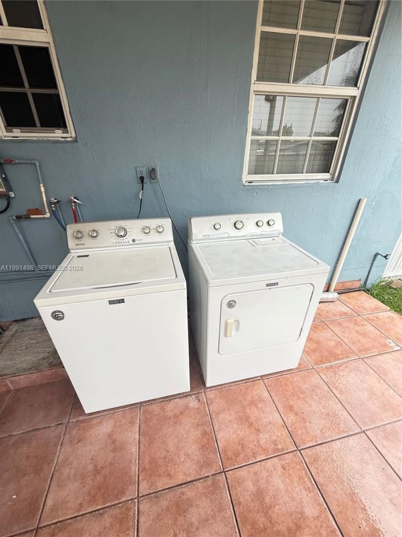 430 NW 60th Ave , Miami, FL 33126 Photo