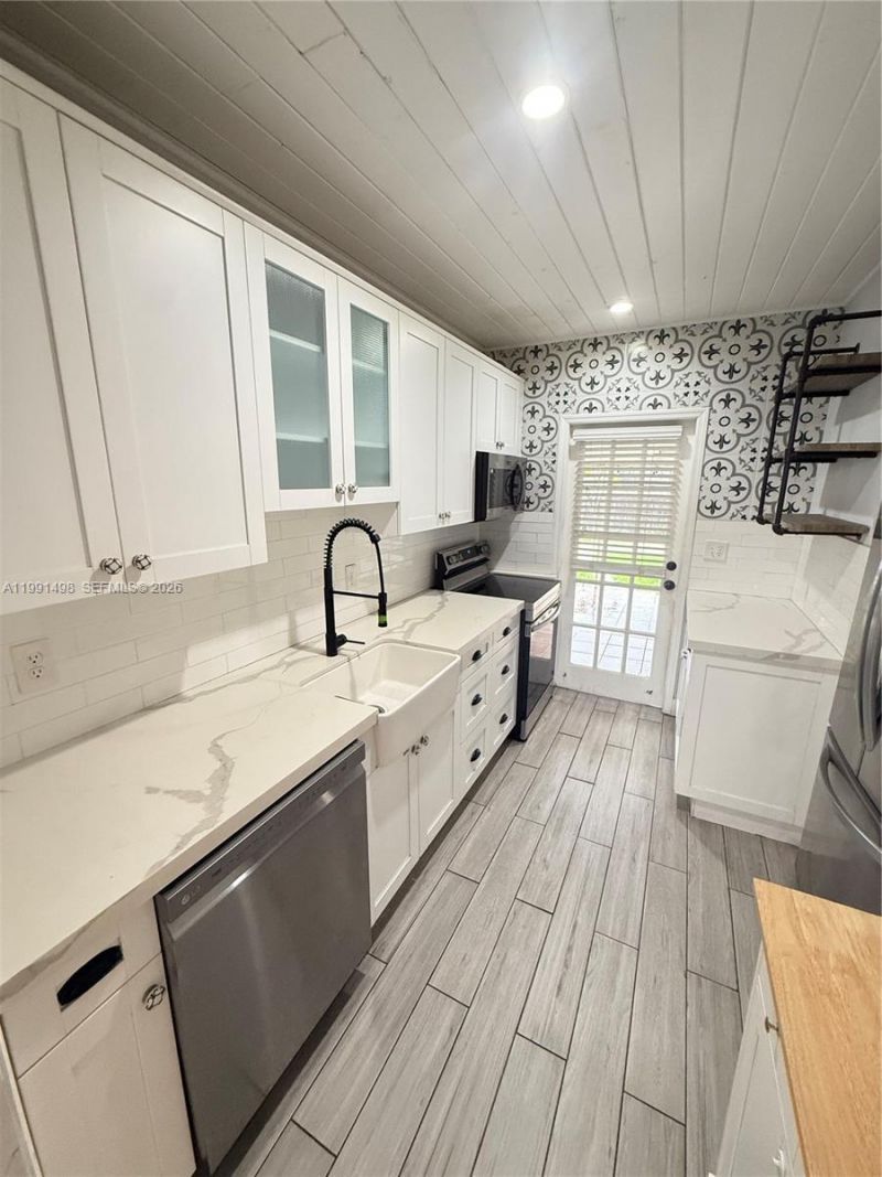 430 NW 60th Ave , Miami, FL 33126 Photo