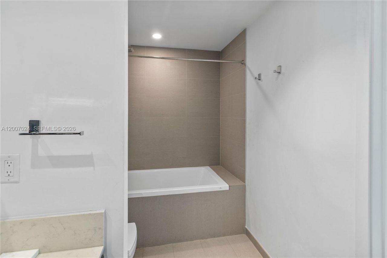 1080 Brickell Ave, Unit 3502, Miami, FL 33131 Photo