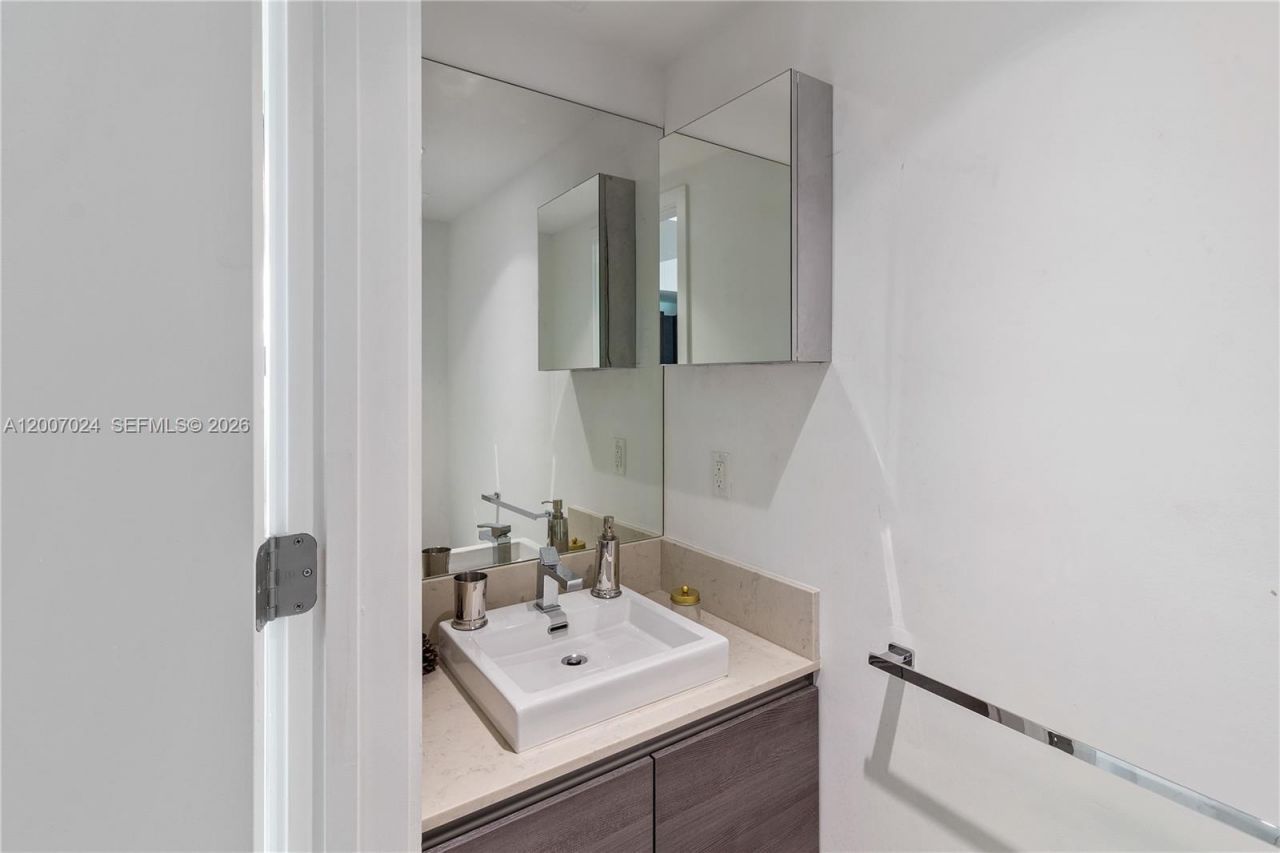 1080 Brickell Ave, Unit 3502, Miami, FL 33131 Photo