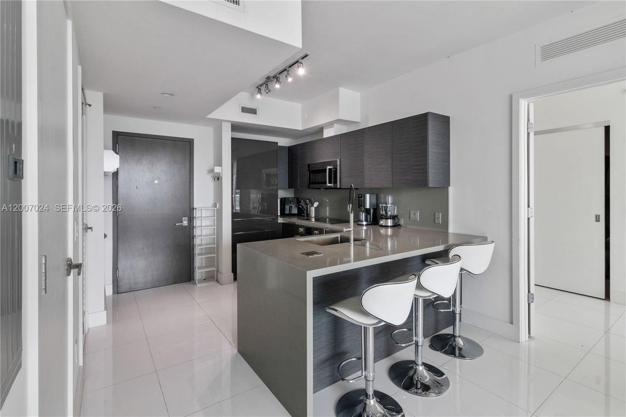 1080 Brickell Ave, Unit 3502, Miami, FL 33131 Photo