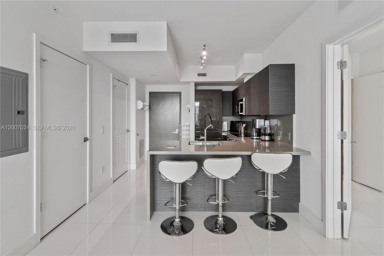 1080 Brickell Ave, Unit 3502, Miami, FL 33131 Photo