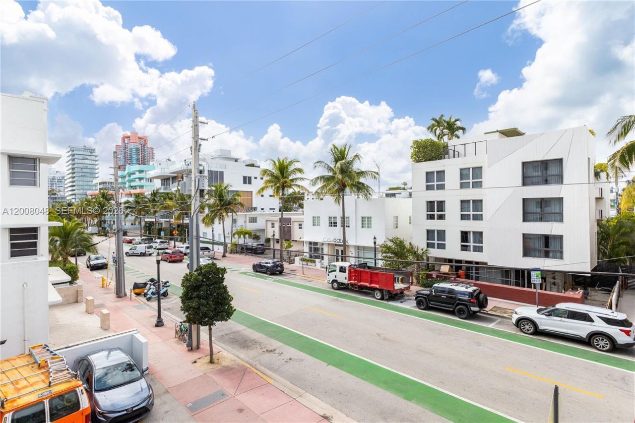 345 Ocean Dr , Unit 304, Miami Beach, FL 33139 Photo