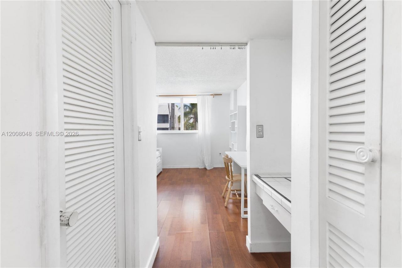 345 Ocean Dr , Unit 304, Miami Beach, FL 33139 Photo