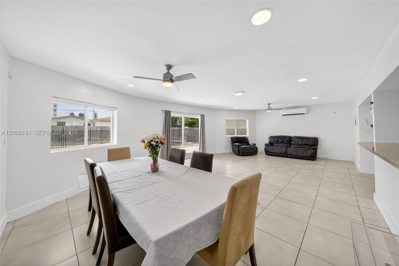 1155 NE 184th St , Miami, FL 33179 Photo