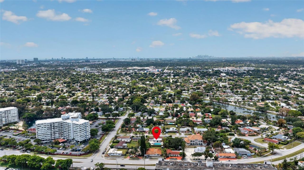 1155 NE 184th St , Miami, FL 33179 Photo