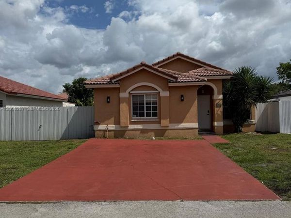 7751 NW 194th St , Hialeah, FL 33015