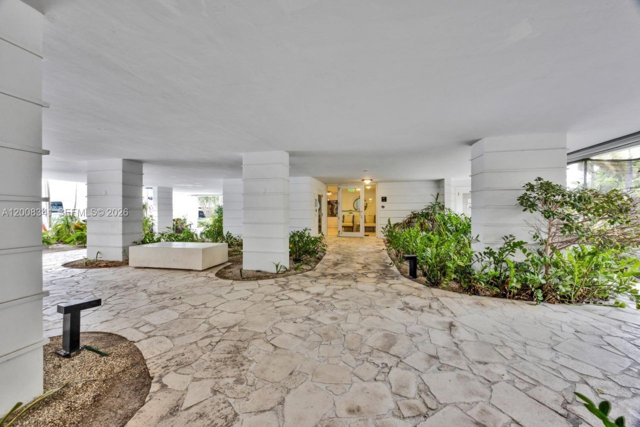 607 Ocean Dr , Unit 11K, Key Biscayne, FL 33149 Photo
