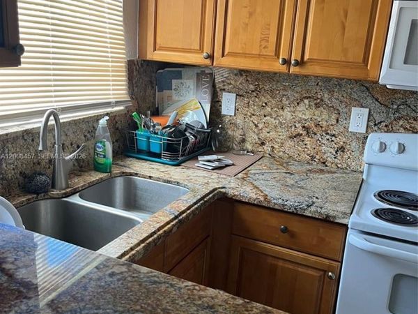 403 NW 84th St , Unit 403, Miami, FL 33150