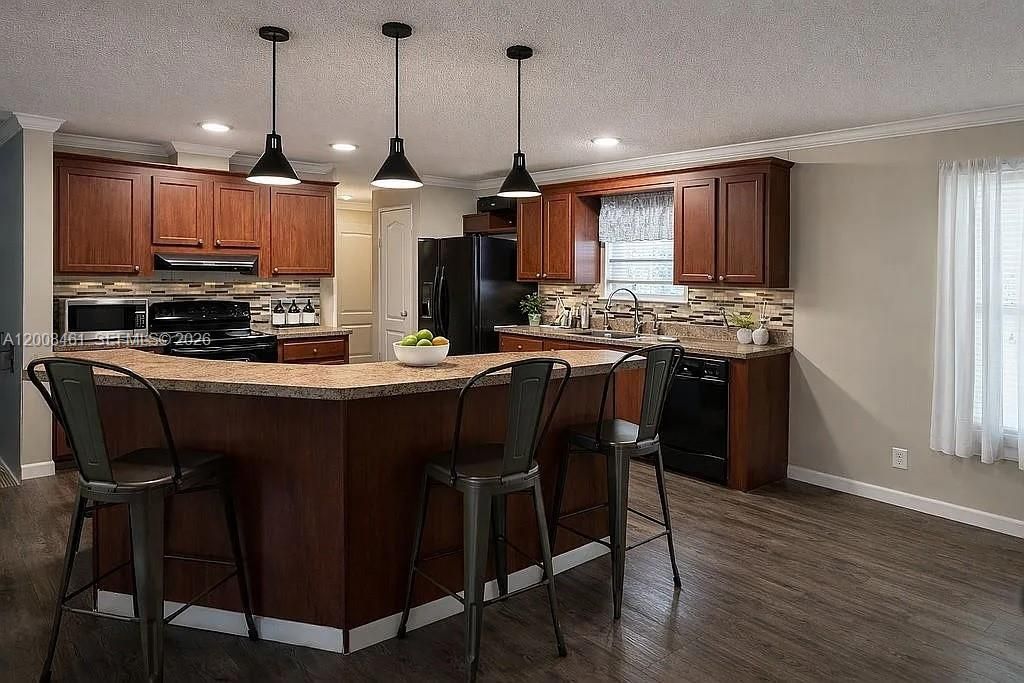 390 NW 134th Ave, Plantation, FL 33325 Main Photo