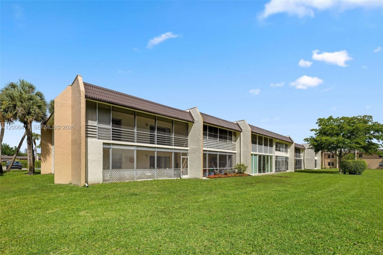 110 Lake Meryl Dr , Unit 216, West Palm Beach, FL 33411 Photo