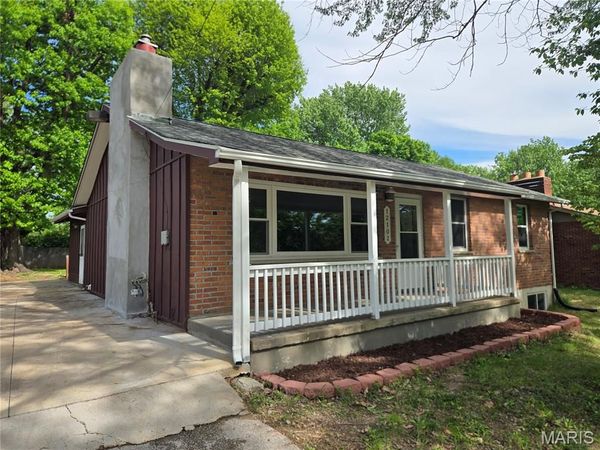 12102 McKelvey Road, Maryland Heights, MO 63043