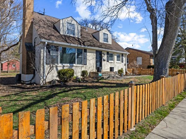 914 Central Avenue , Deerfield, IL 60015