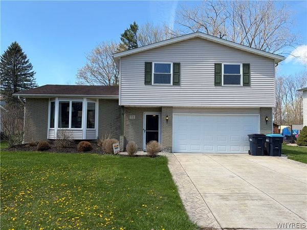 72 Fieldstone Drive , Grand Island, NY 14072