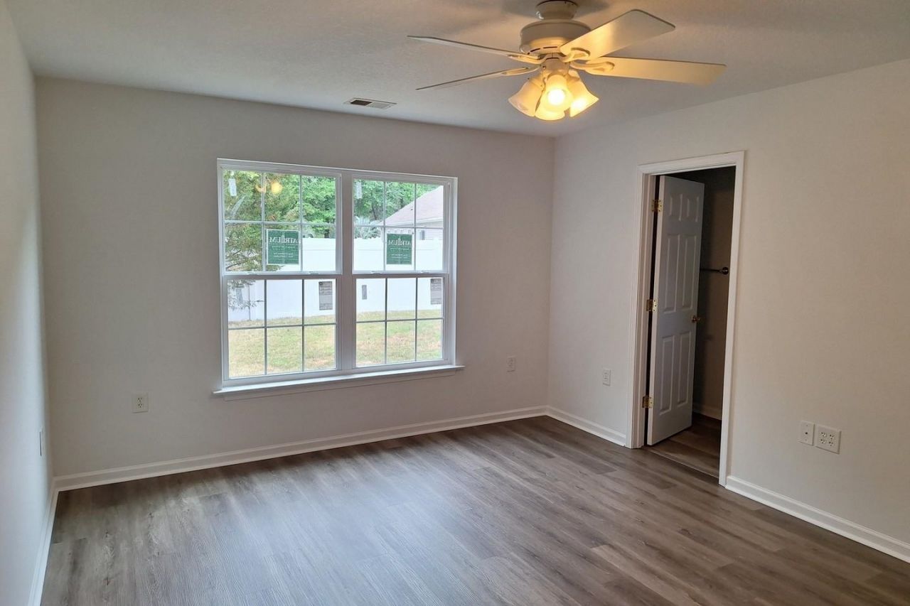 118 Red Cedar Ave. Photo 12