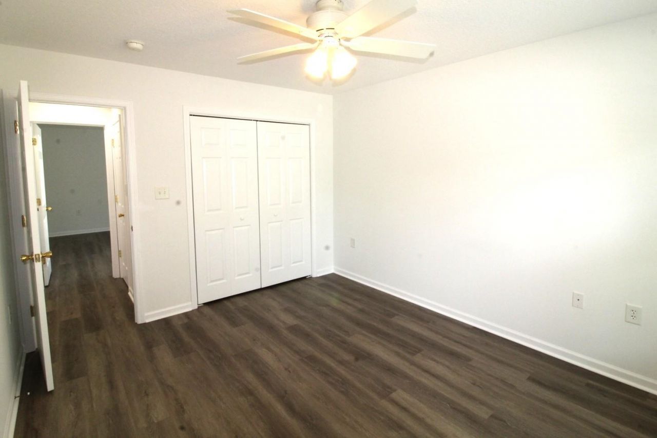 118 Red Cedar Ave. Photo 16