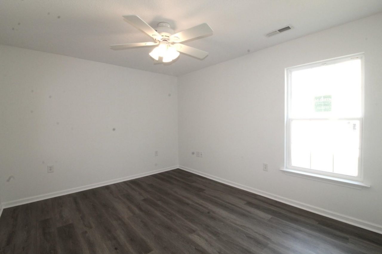 118 Red Cedar Ave. Photo 18