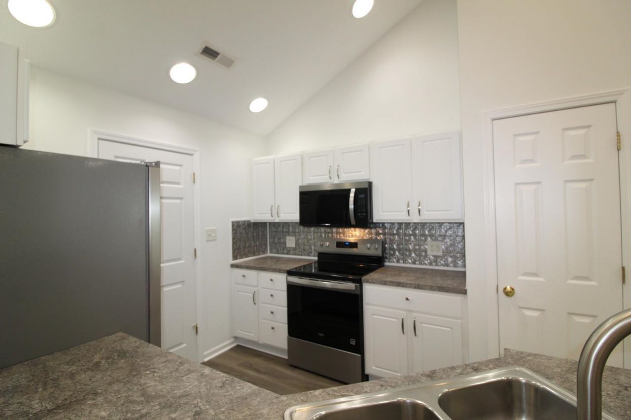 118 Red Cedar Ave. Photo 6