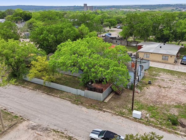 1308 Ruhmann, Kenedy, TX 78119