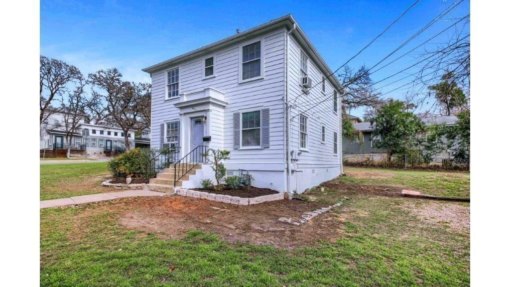 3211 Tom Green St, Austin, TX 78705 Main Photo