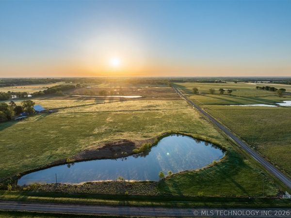 2 N 300 Road , Okmulgee, OK 74447