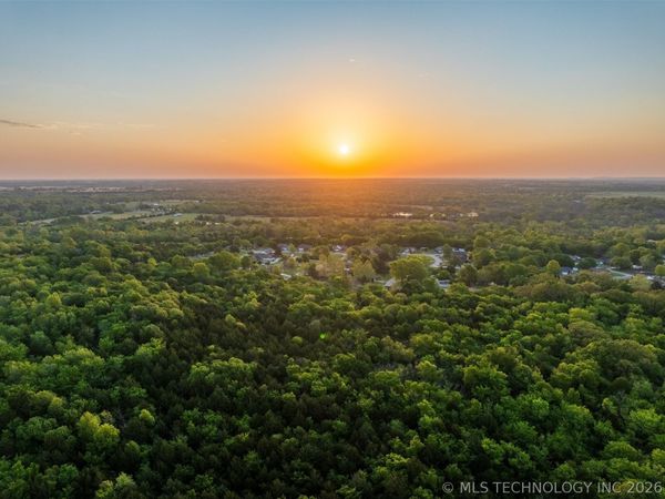 888 Timbercrest Avenue , Okmulgee, OK 74447