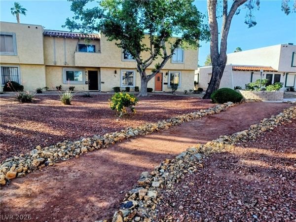 442 Las Casitas Way, Las Vegas, NV 89121