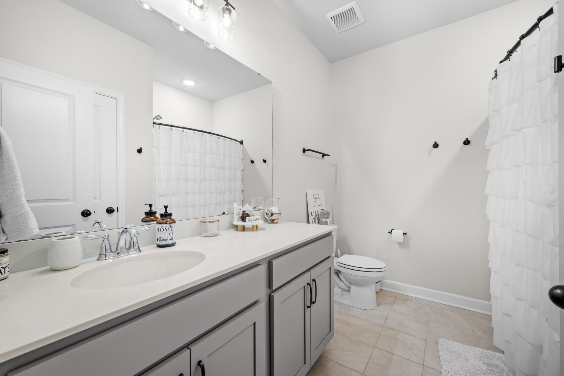 426 Carrara Drive Photo 13