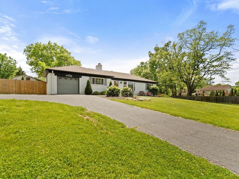 7495 Hunley Road, Anderson Twp, OH 45244 Photo 2