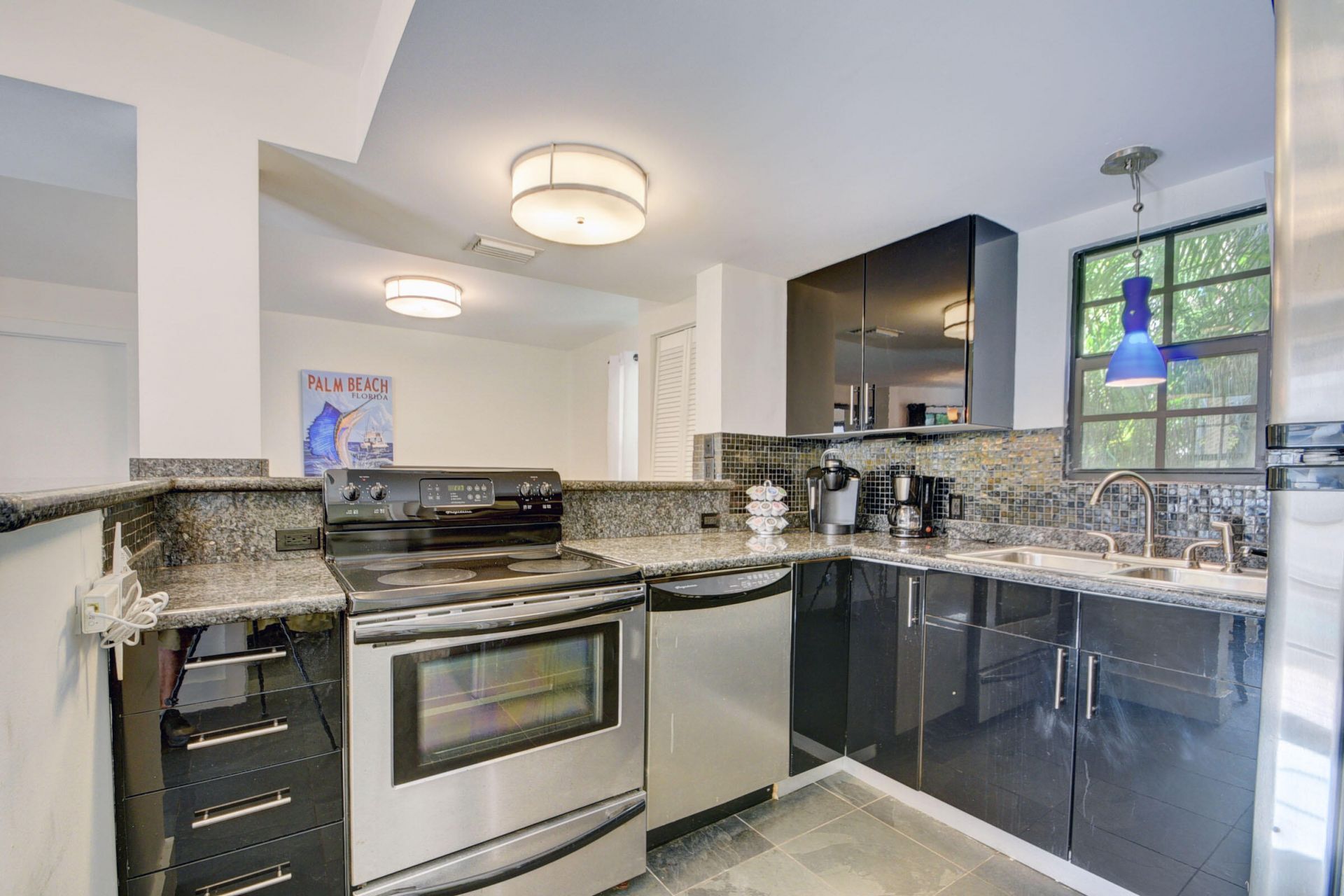 713 Sunset Road, West Palm Beach, FL 33401 Photo