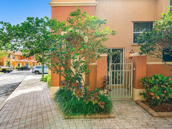 2280 Anchor Court, Unit 2606, Dania Beach, FL 33312