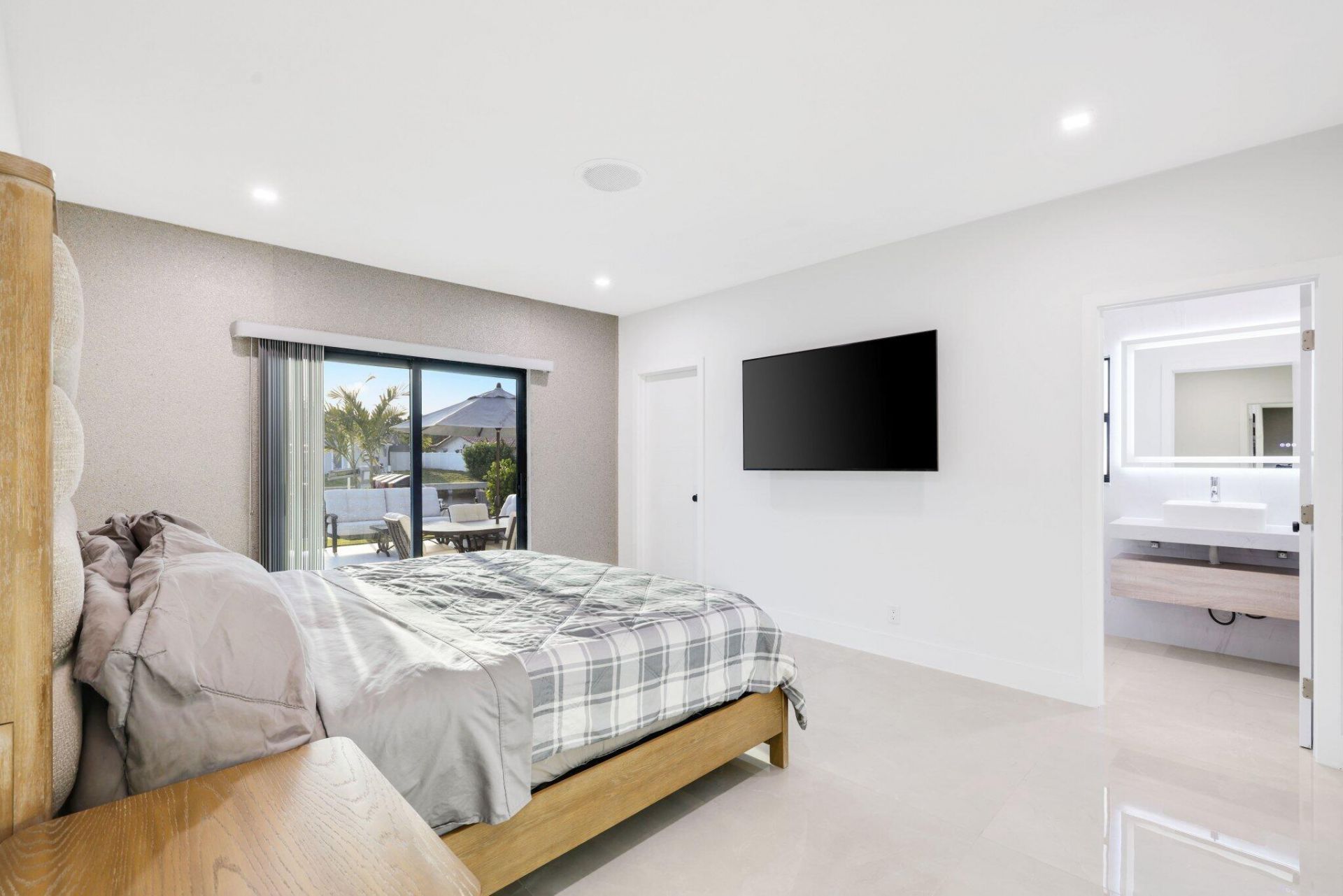 5641 Bayview Drive, Fort Lauderdale, FL 33308 Photo