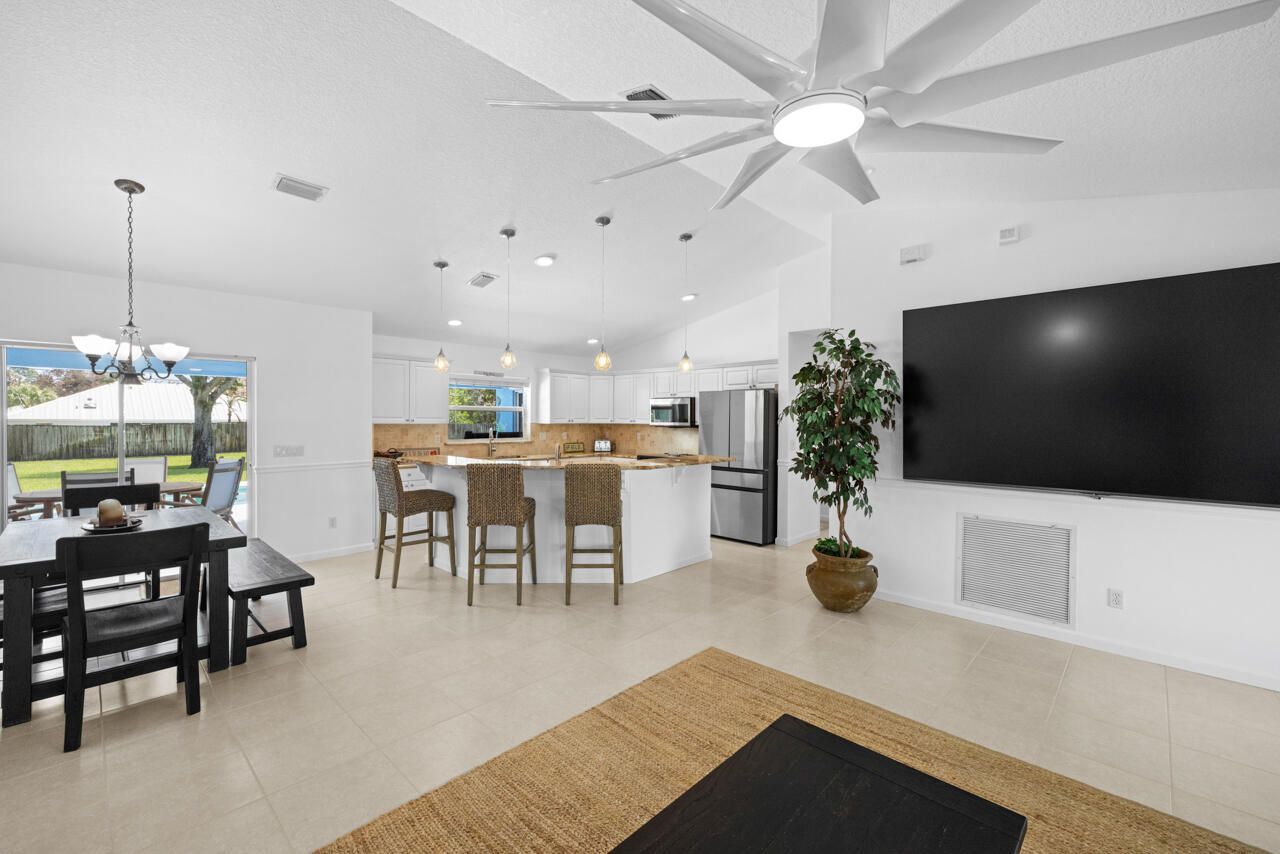5064 SE Horseshoe Point Road, Stuart, FL 34997 Photo