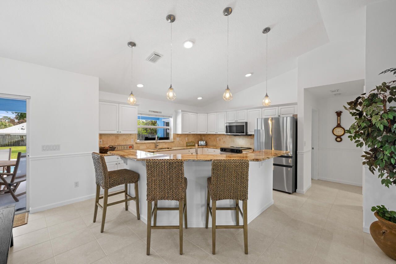 5064 SE Horseshoe Point Road, Stuart, FL 34997 Photo