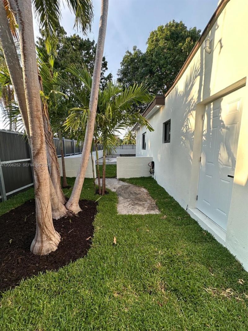 1151 NW 112th St, Miami, FL 33168 Photo