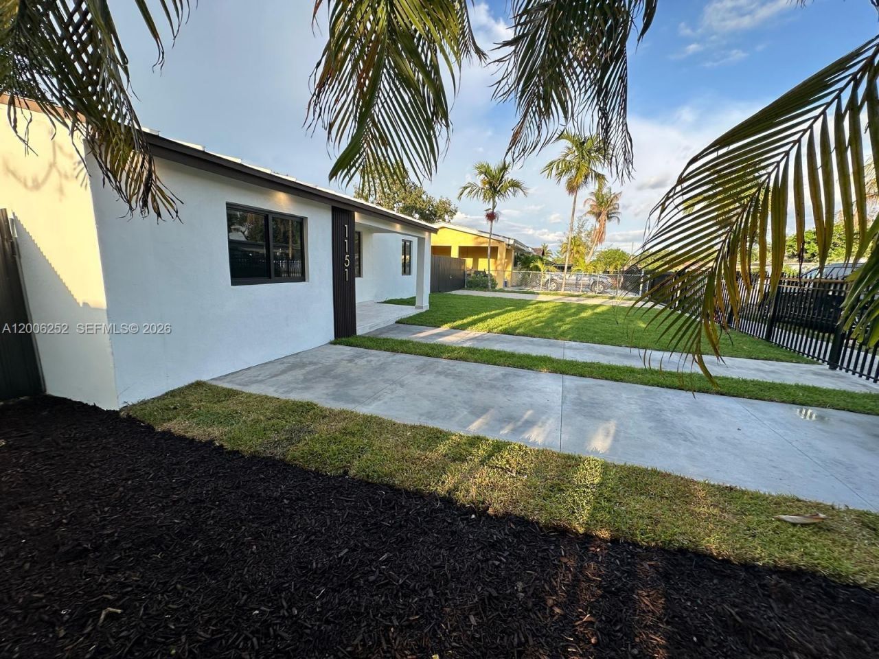 1151 NW 112th St, Miami, FL 33168 Photo