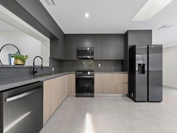 252 E 36th St , Hialeah, FL 33013