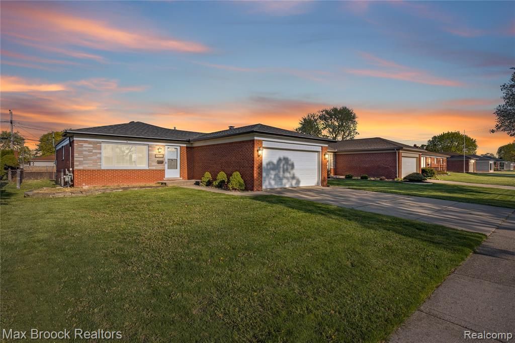 32340 Columbus Drive, Warren, MI 48088 Main Photo