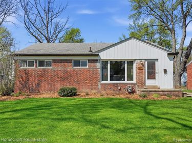 30132 WESTFIELD Street, Livonia, MI 48150