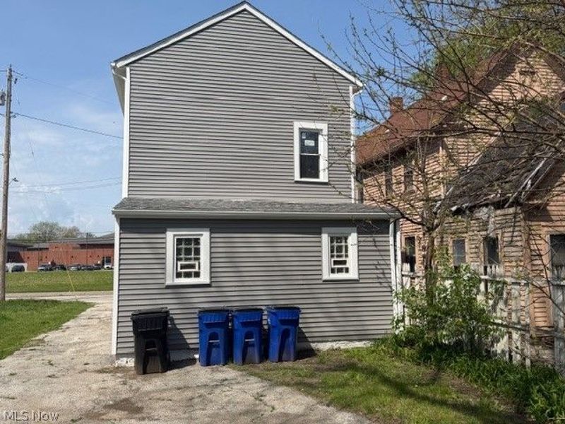 1427 E 92nd Street, Cleveland, OH 44106 Photo 3