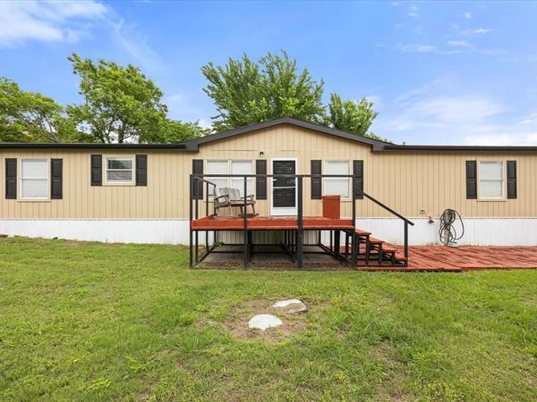 5821 Parkside Court , Granbury, TX 76048