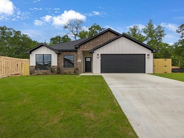 16226 Crossing Circle , Lindale, TX 75771