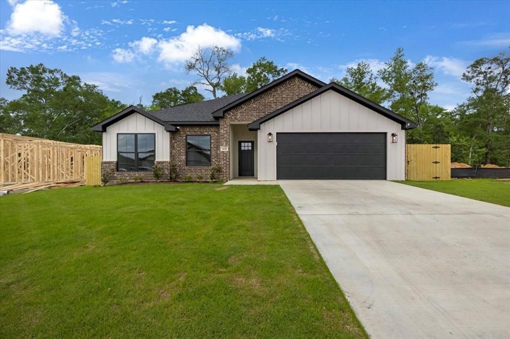 16226 Crossing Circle, Lindale, TX 75771 Main Photo