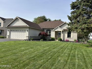 242 Mead Lane, Holland, OH 43528