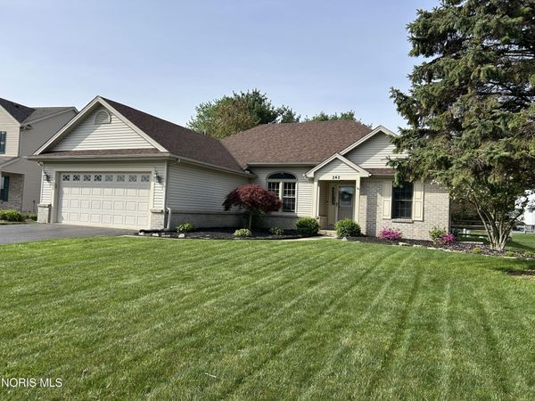 242 Mead Lane , Holland, OH 43528