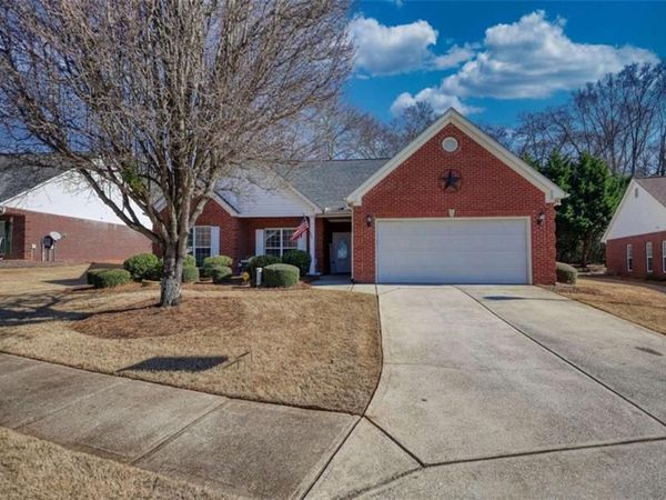 339 Crossroads Drive , Social Circle, GA 30025